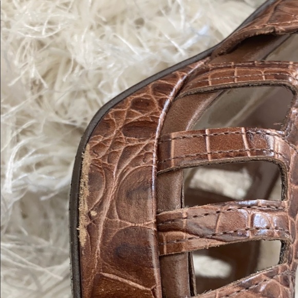 BCBGirls peep toe heels alligator like skin - Picture 8 of 9